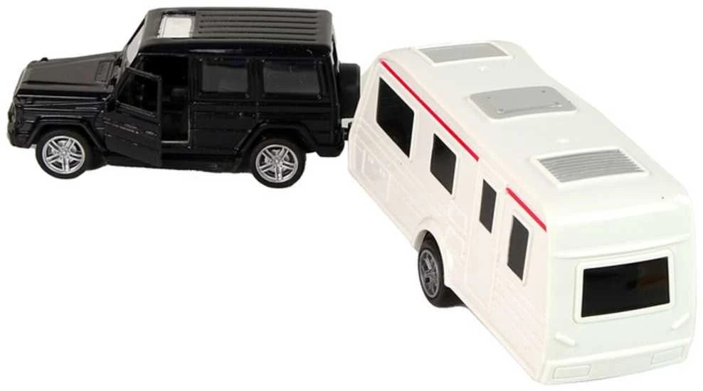 Automobilis Jeep su kempingo priekaba