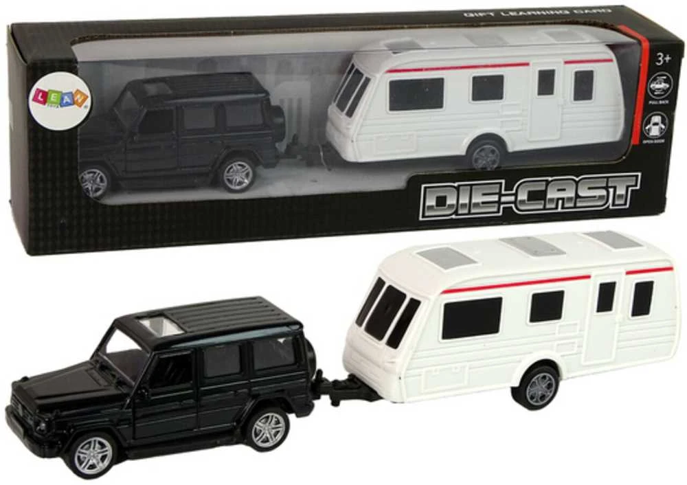 Automobilis Jeep su kempingo priekaba