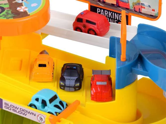 Automobilių aikštelė su liftu ir 6 automobiliukais