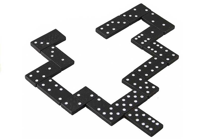 Domino žaidimas medinėje dėžutėje, 28 el.