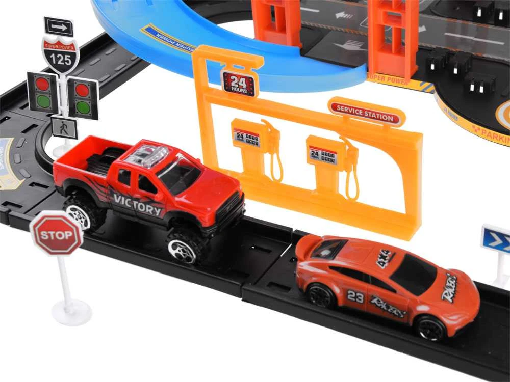 Dviejų aukštų automobilių stovėjimo aikštelė su liftu