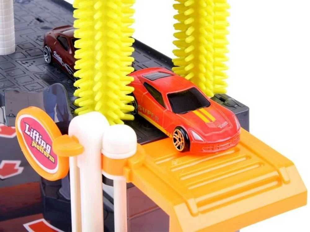 Dviejų aukštų plovykla su automobiliais