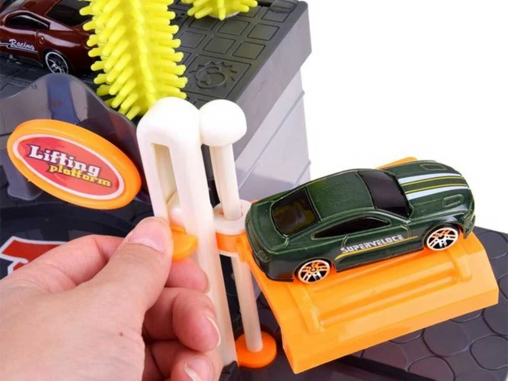 Dviejų aukštų plovykla su automobiliais