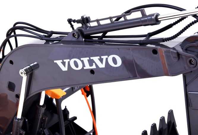 Ekskavatorius Volvo su nuotolinio valdymo pultu ir priedais