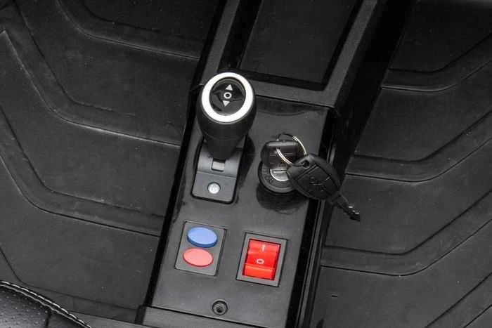 Elektromobilis Buggy A033 4x4 24V, baltas