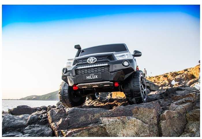 Elektromobilis vaikams Toyota Hilux dvivietis, baltas