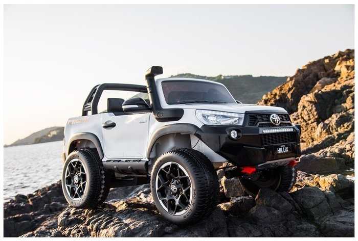 Elektromobilis vaikams Toyota Hilux dvivietis, baltas