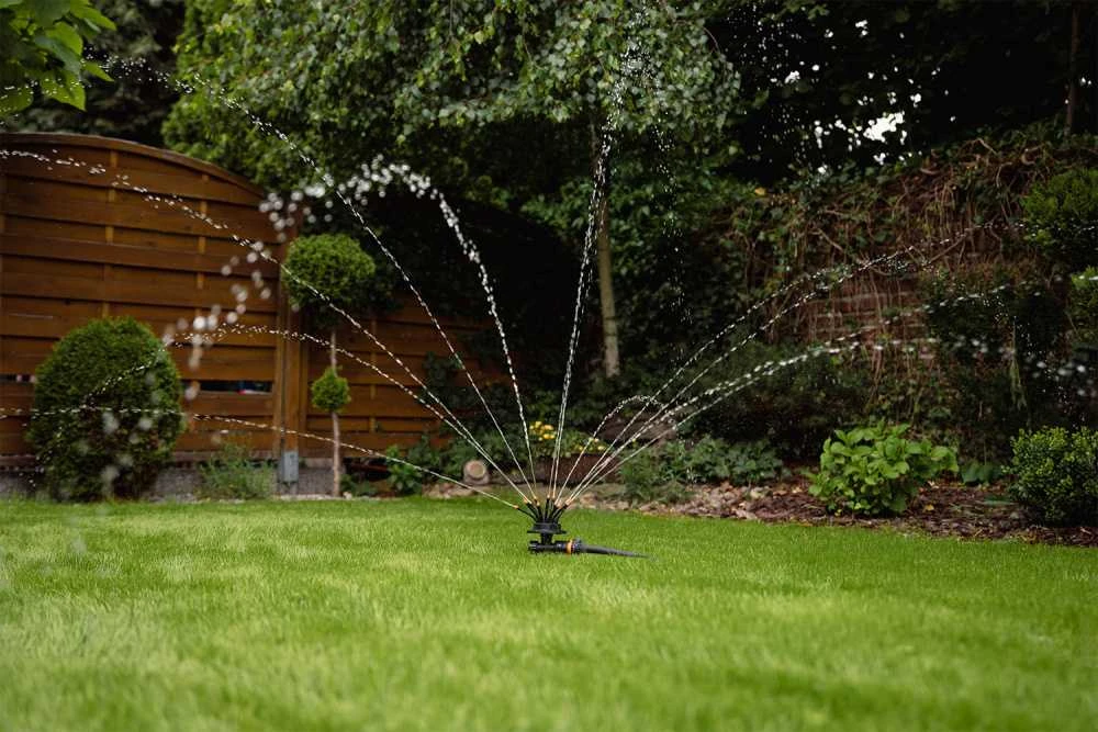 Įsmeigiamas purkštuvas Bradas HYDRA