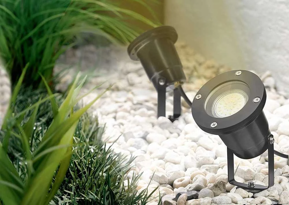 Įsmeigiamas sodo šviestuvas Reflector