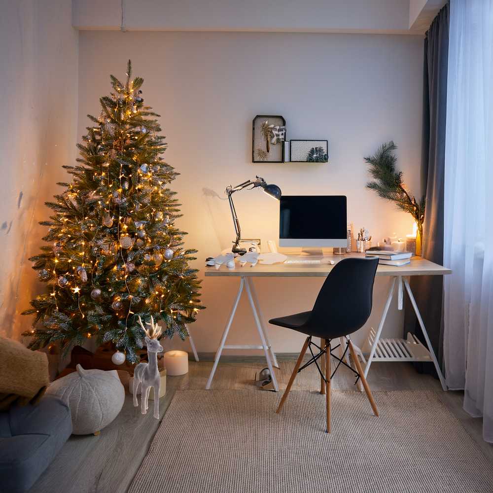 Kalėdinė dekoracija Elnias, 1 vnt., pilka/auksinė