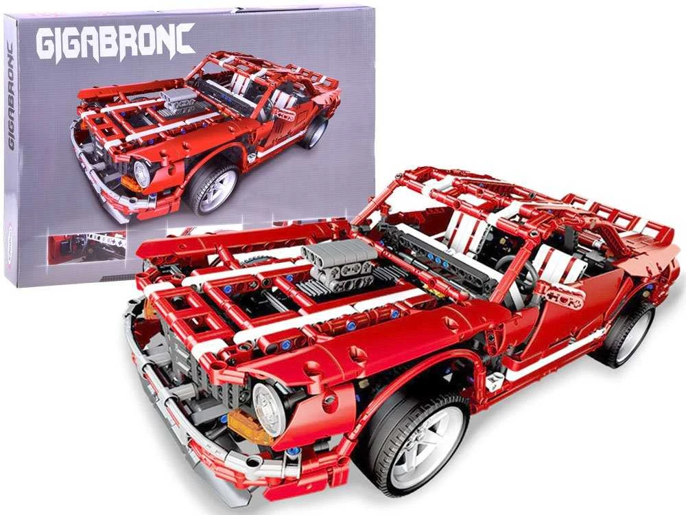 Konstruktoriaus rinkinys Lenktyninis automobilis, 2000 d.