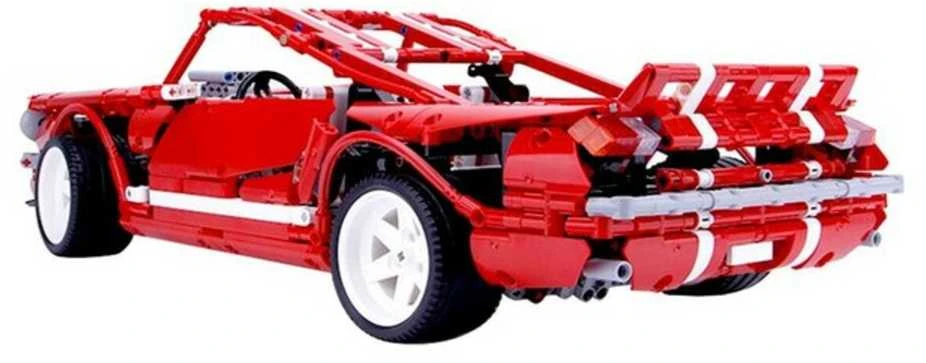 Konstruktoriaus rinkinys Lenktyninis automobilis, 2000 d.