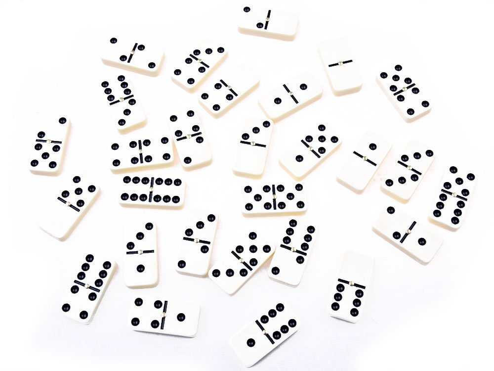 Loginis žaidimas DOMINO dėžutėje