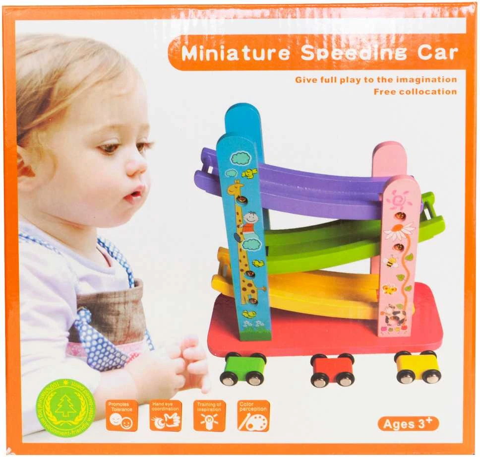 Medinė nusileidimo trasa su 3 automobiliukais