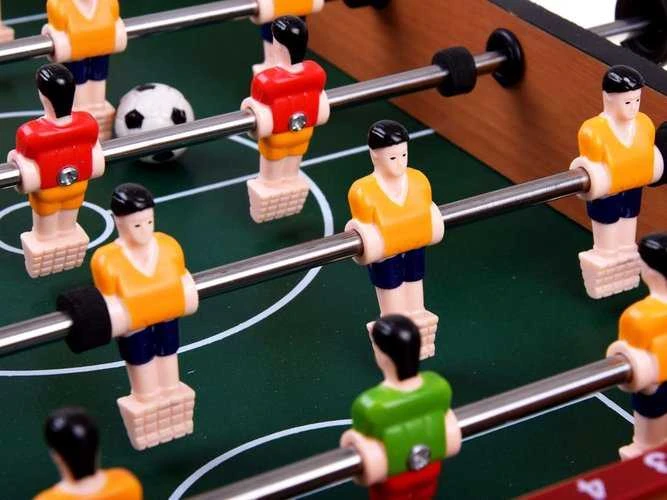 Medinis stalo futbolo žaidimas