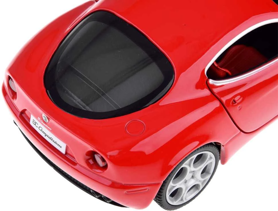 Metalinis automobilis Alfa Romeo 8C su šviesos ir garso efektais
