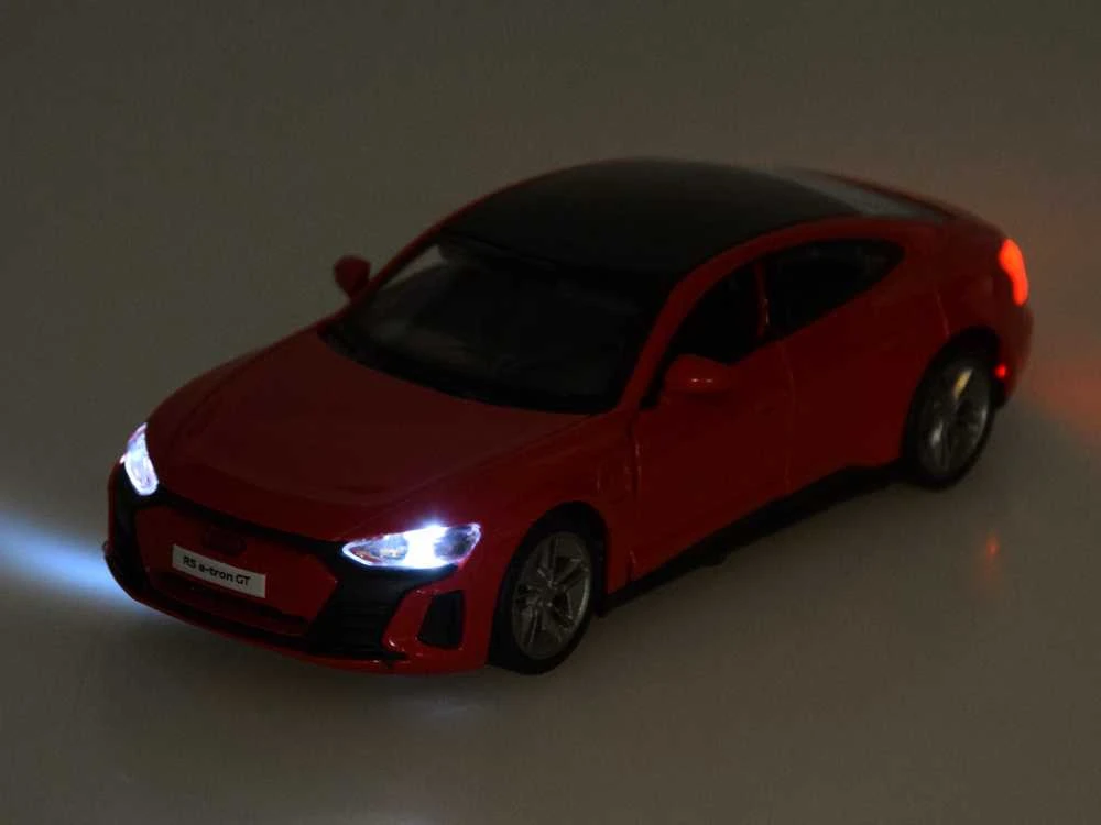 Metalinis automobilis AUDI RS e-tron GT su garso ir šviesos efektais, raudonas