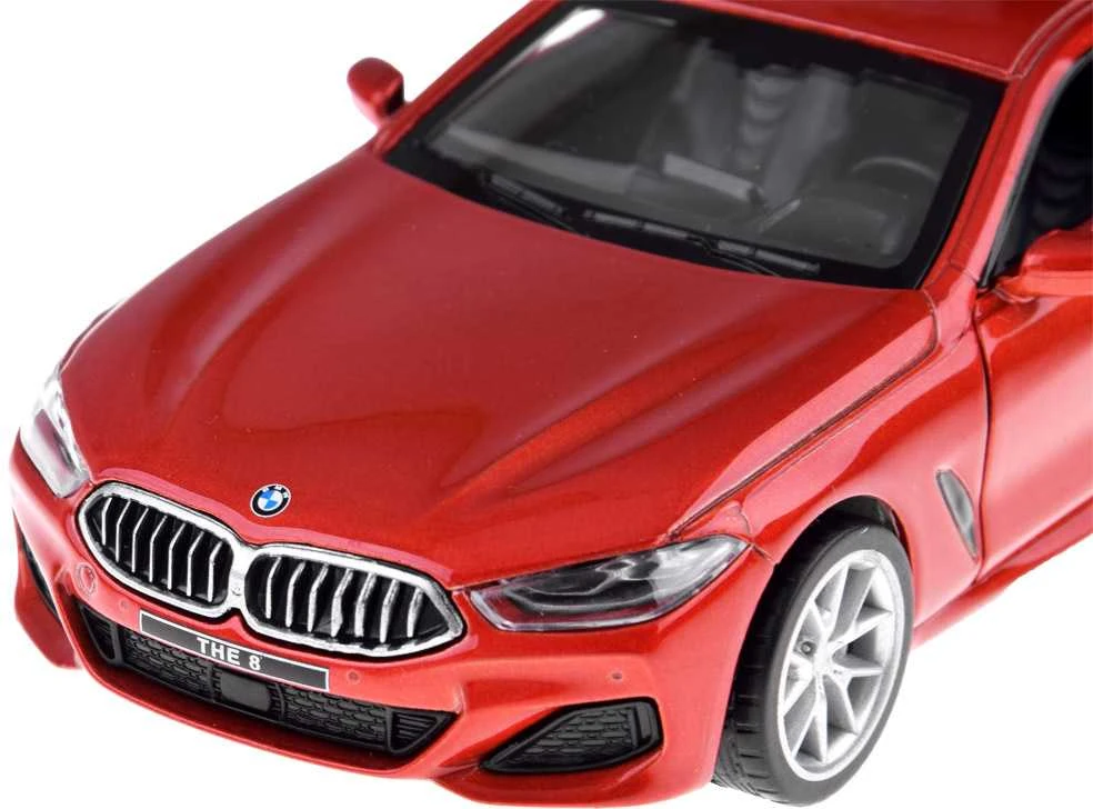 Metalinis automobilis BMW M850i Coupe su šviesos ir garso efektais