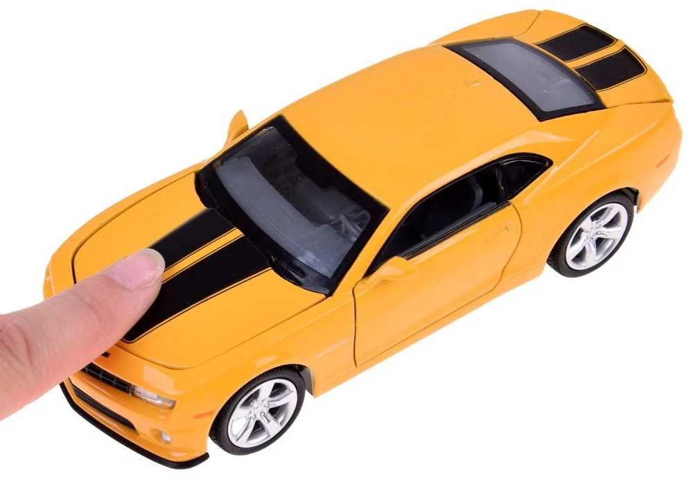 Metalinis automobilis Chevrolet Camaro SS su garso ir šviesos efektais
