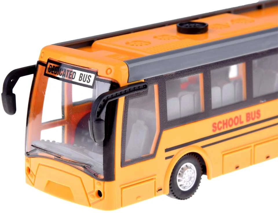 Mokyklinis autobusas su nuotolinio valdymo pultu