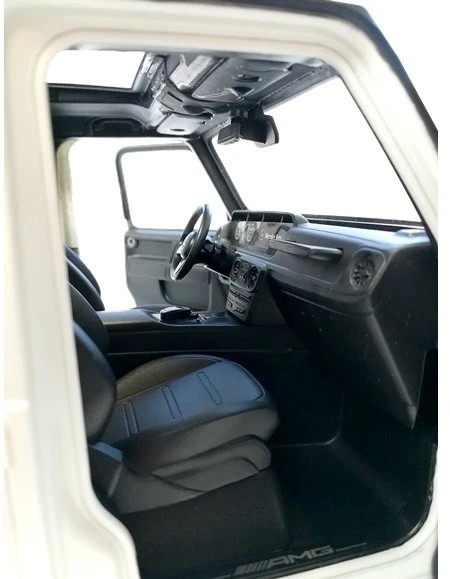 Nuotoliniu būdu valdomas automobilis Mercedes G63, baltas