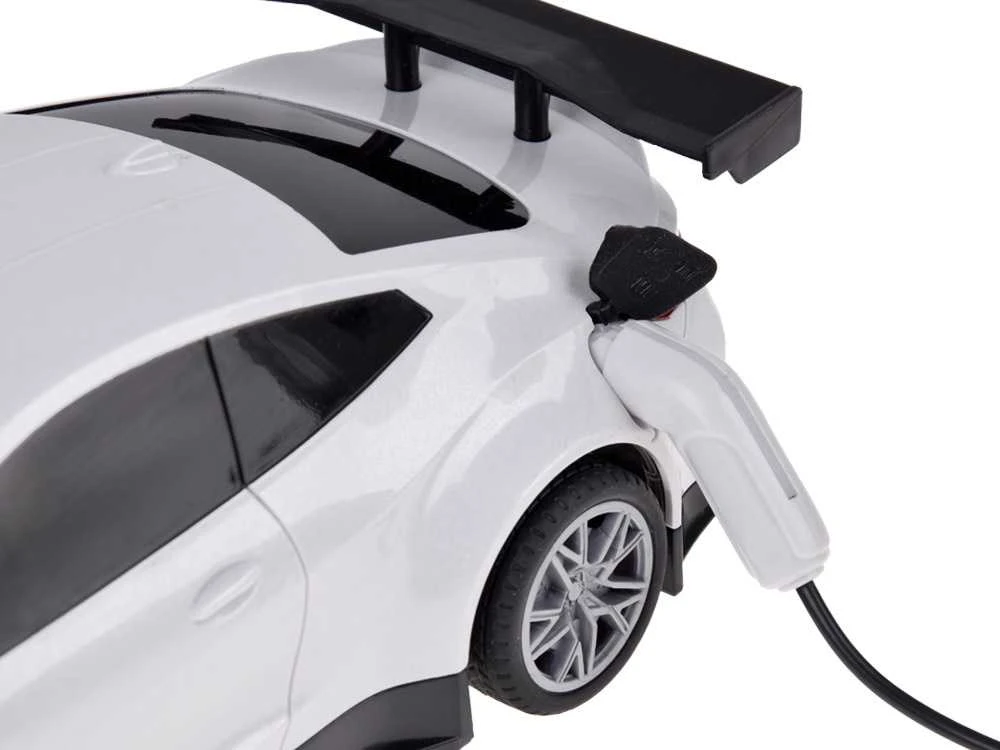 Nuotoliniu būdu valdomas elektrinis automobilis su garso ir šviesos efektais
