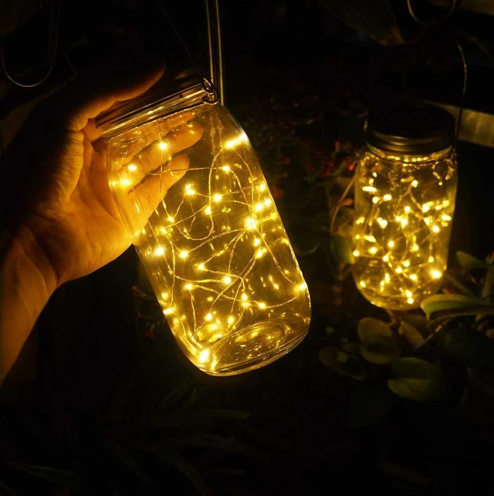 Pakabinamas soliarinis lauko LED šviestuvas