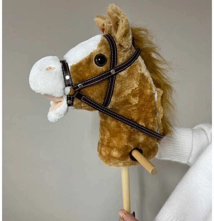 Pliušinė žirgo galva ant lazdos Hobby Horse su garsais, rudas