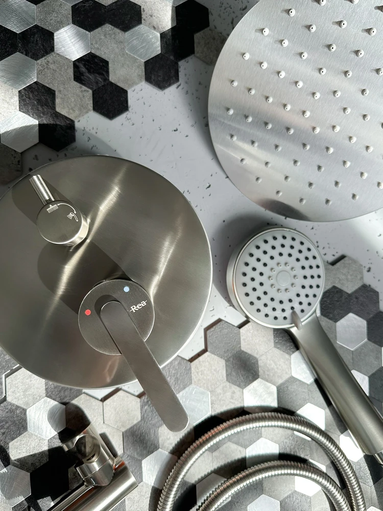 Potinkinis dušo komplektas REA Ontario, Brushed Nickel, + BOX