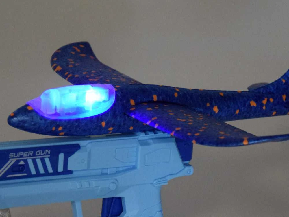 Putplasčio lėktuvas šaudomas iš pistoleto su LED apšvietimu, mėlynas
