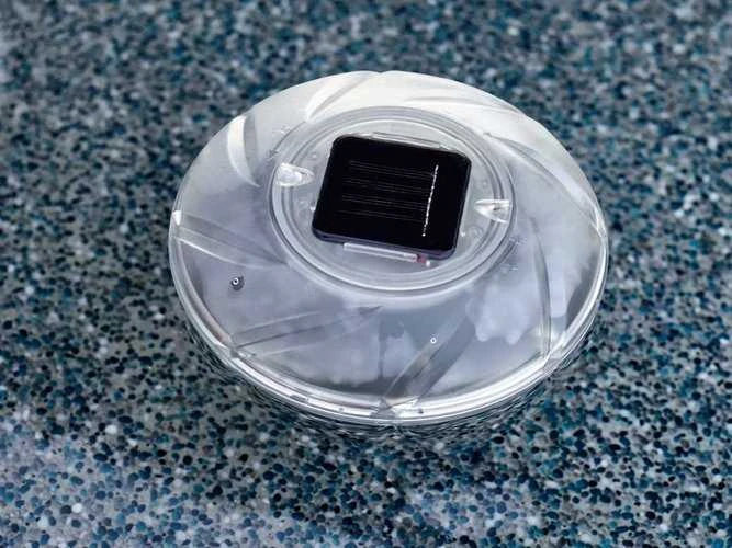 Saulės energiją naudojanti lemputė Bestway, 18 cm (1 vnt.)