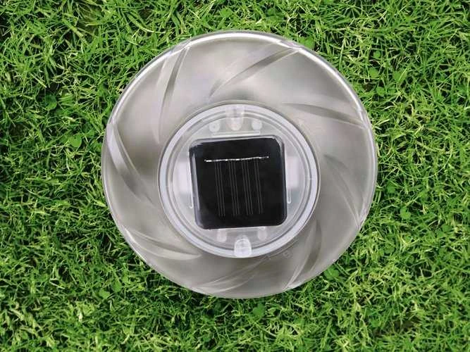 Saulės energiją naudojanti lemputė Bestway, 18 cm (1 vnt.)