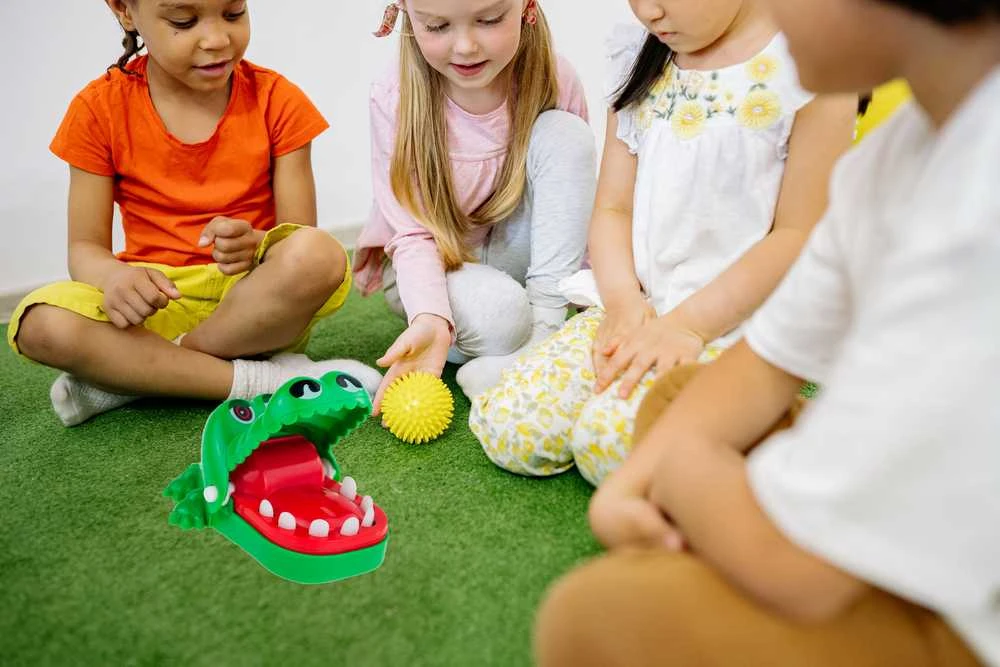 Šeimyninis mini žaidimas "Krokodilo skaudantis dantukas"