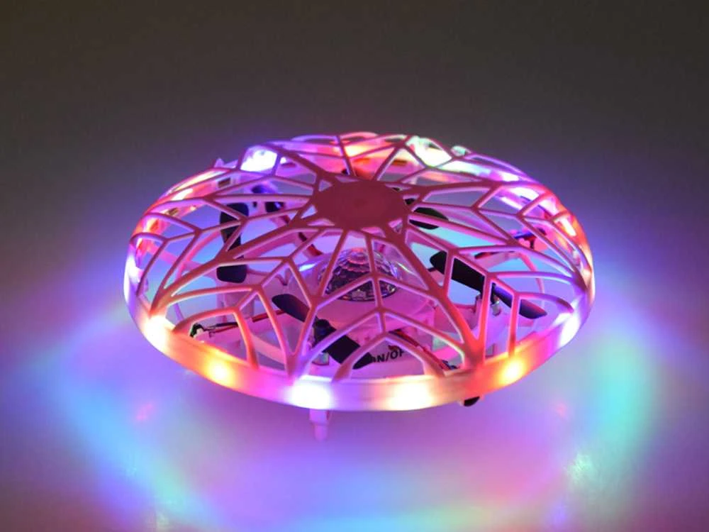 Skraidantis disko formos dronas su LED apšvietimu