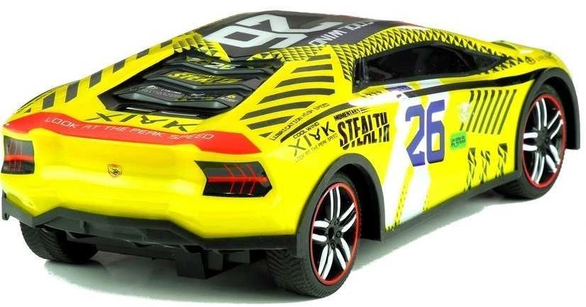 Sportinis automobilis su nuotolinio valdymo pultu, geltonas