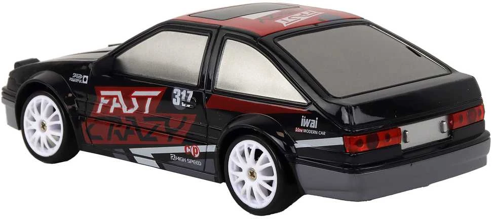 Sportinis automobilis su nuotolinio valdymo pultu, juodas