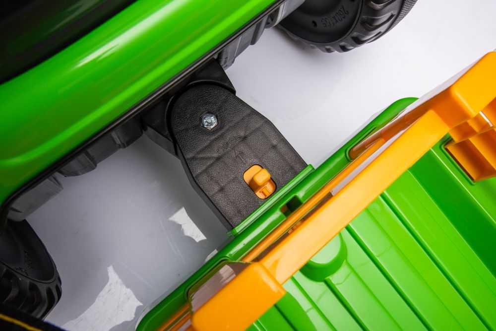 Vaikiškas elektromobilis Traktorius BBH-030, žalias