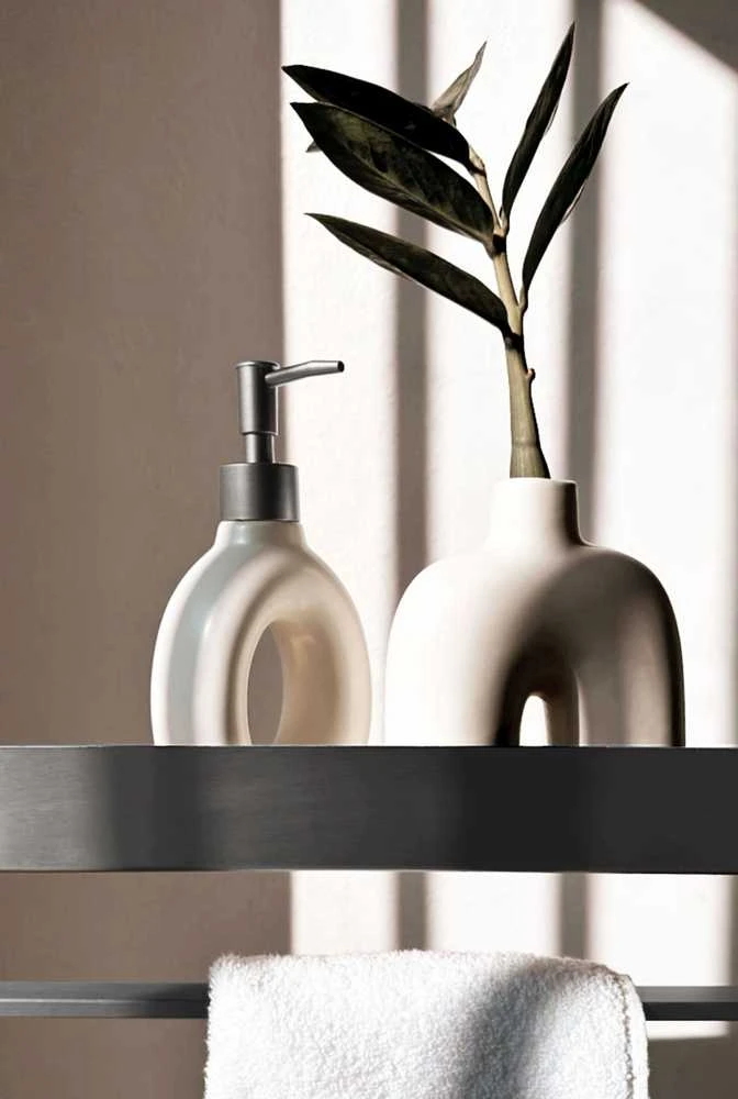 Vonios kambario lentynėlė su rankšluosčių kabykla Rea SF01, 45 cm, Brushed Steel
