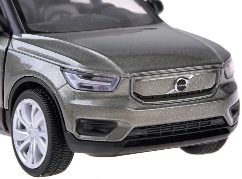 Žaislinis elektromobilis Volvo XC40 su garso ir šviesos efektais
