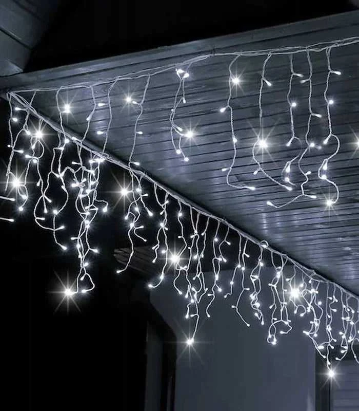 Kalėdinė girlianda - varvekliai 12 m, ŠALTAI BALTA. 300LED