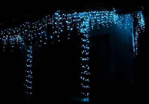 Iso Trade Kalėdinė girlianda - varvekliai (12m, ŠALTAI BALTOS spalvos) 300 LED