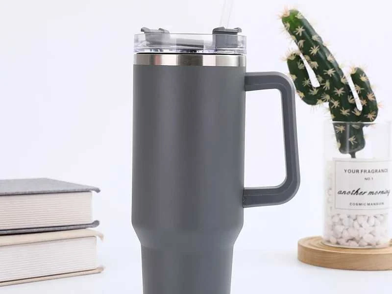 Termo gertuvė puodelis 1200ml su daugkartiniu šiaudeliu, pilka
