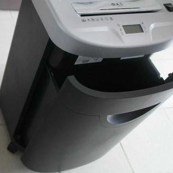AvTech AT-20C popieriaus smulkintuvas su ištraukiamu stalčiumi