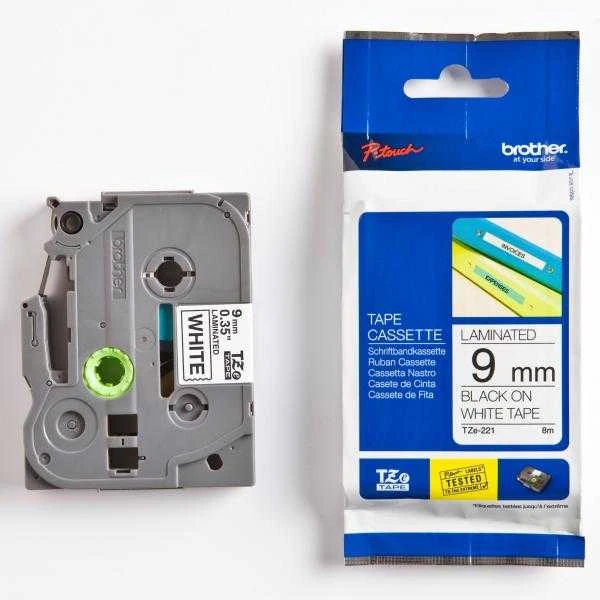 Brother | TZe-221 Laminated Tape | Juodas on Baltas | TZe | 8 m | 9 cm