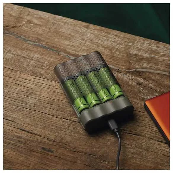 GP Baterija Charger M451 with 4x AA Rechargable batteries, 2700 mAh, 1.2V, Juodas EU