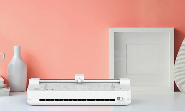 Hewlett Packard (HP) Laminatorius - HP ONELAM COMBO A3, 400 mm/min, integruotas pjaustytuvas, 15 maišelių, Balta
