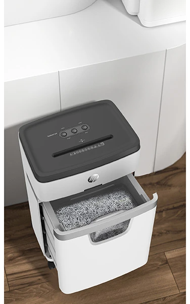 Hewlett Packard (HP) HP ONESHRED 12MC dokumentų smulkintuvas, mikropjovimas, P-5, 12 kortelių, 25l, šviesiai pilkas