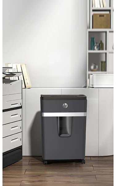 Hewlett Packard (HP) HP PRO SHREDDER 18CC dokumentų smulkintuvas, nupjautos lapų dalys, P-4, 18 kortelių, 25l, tamsiai pilkos spalvos