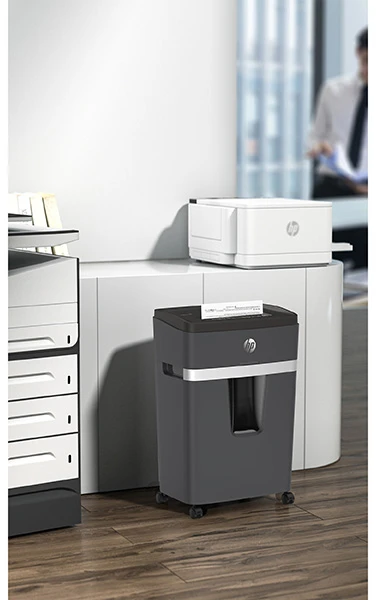 Hewlett Packard (HP) HP PRO SHREDDER 18CC dokumentų smulkintuvas, nupjautos lapų dalys, P-4, 18 kortelių, 25l, tamsiai pilkos spalvos