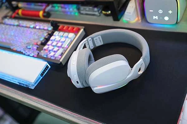 Marvo Pulz 70W WH belaidės žaidimų RGB ausinės (Baltos)